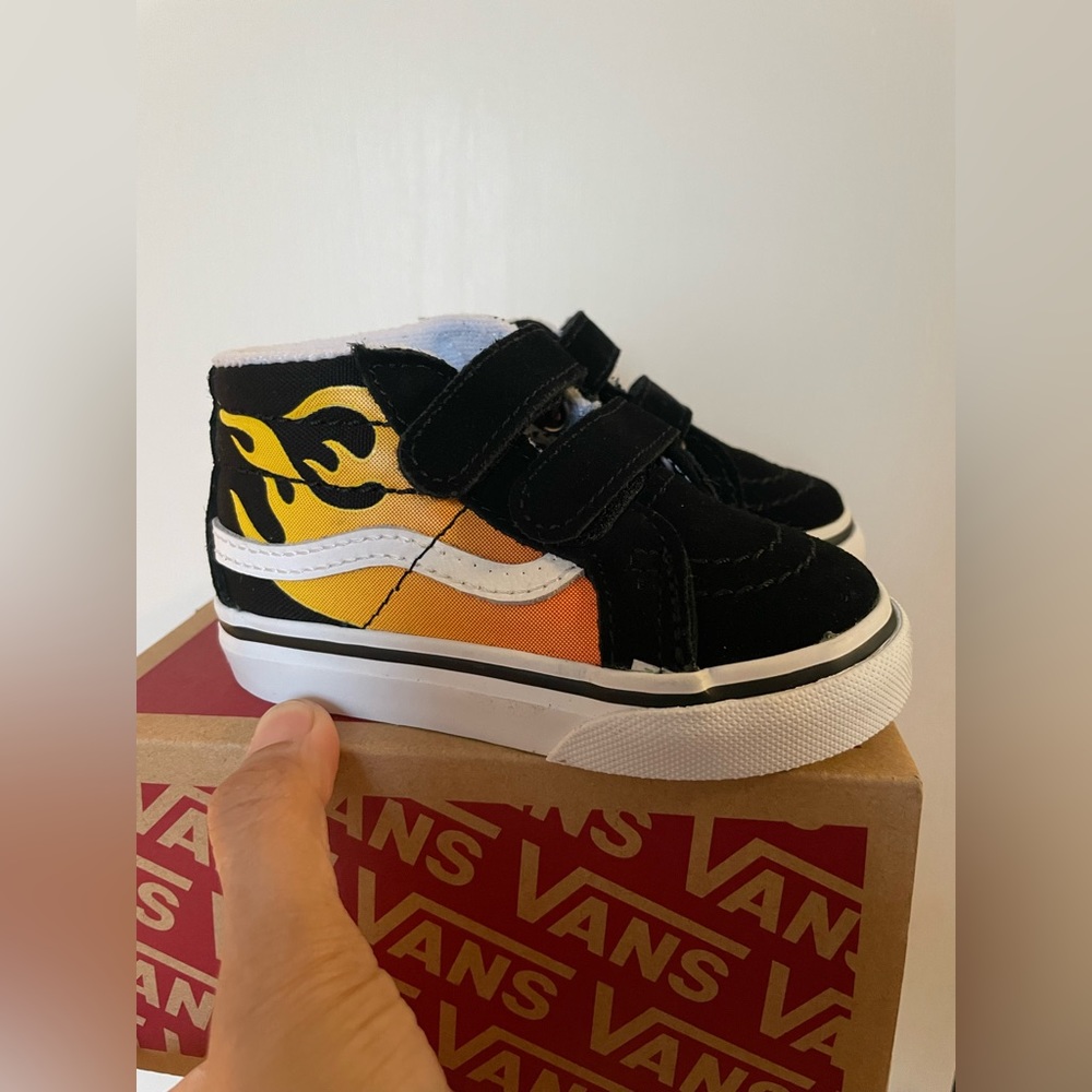 Brand New Infant Vans Size 5